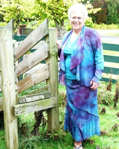 Jessie Yvonne (nee Simmons) HOOPER